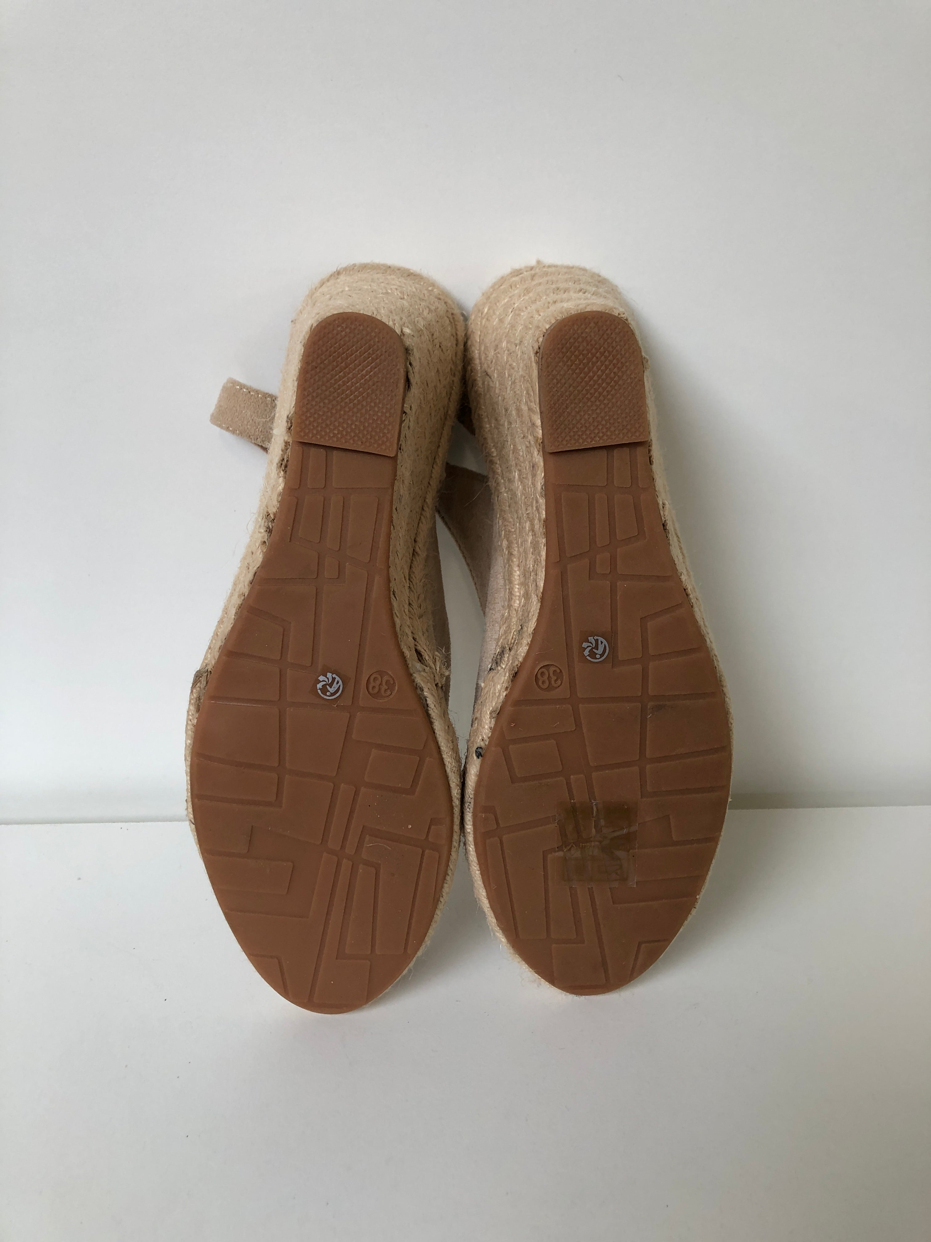 Nia Nia Sandaler
